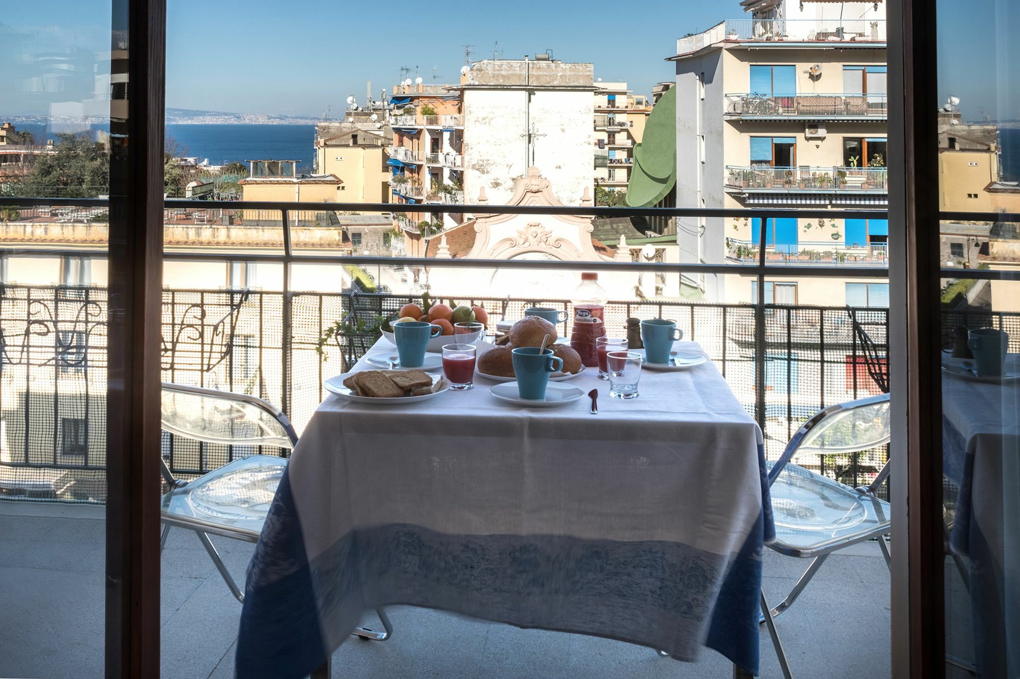 Amore Rentals - Appartamento Erica Sorrento Luaran gambar